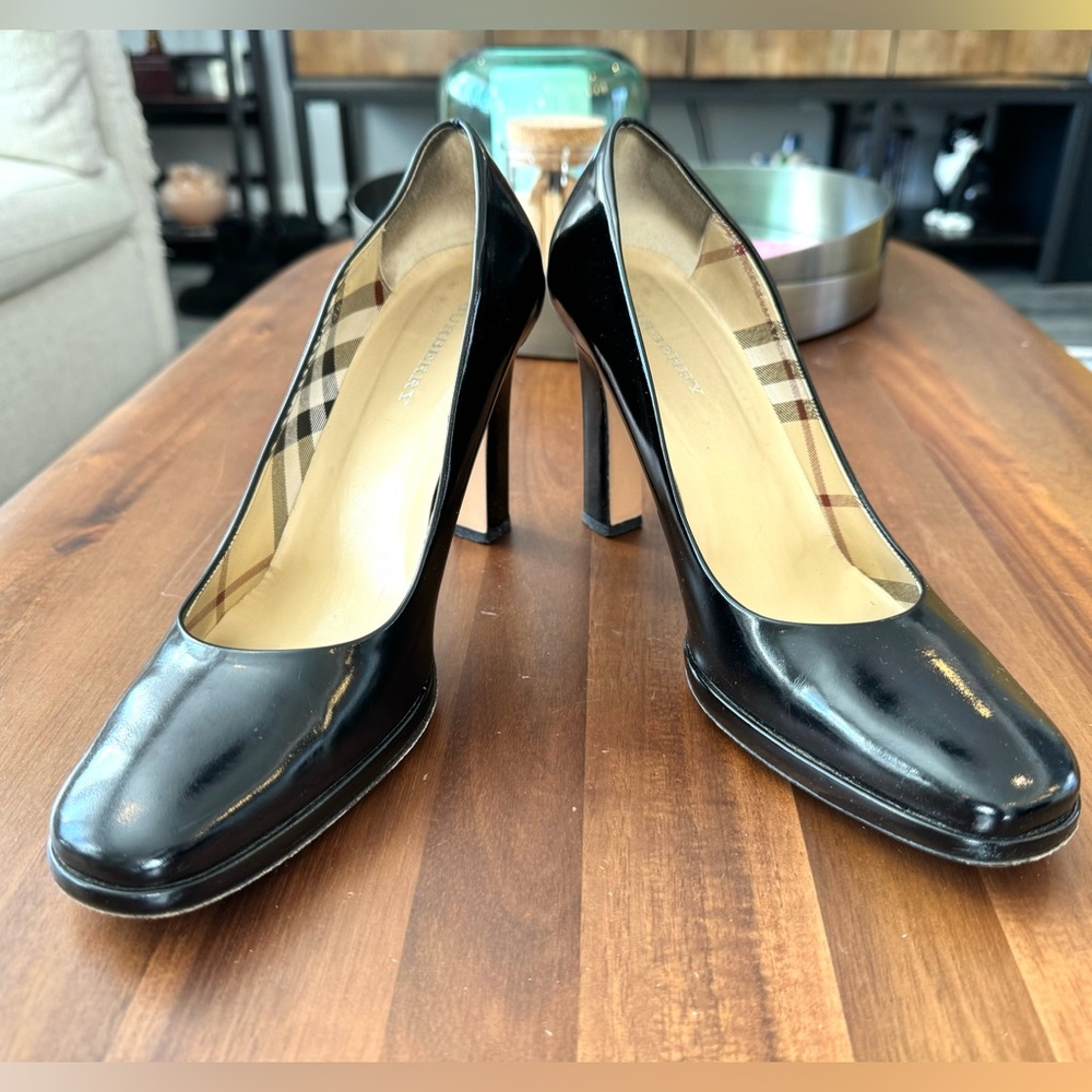 Burberry Black Patent Leather Block Heel Pumps - Picture 4 of 11